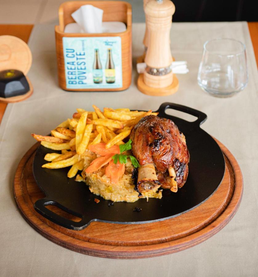 Restaurant Pensiune Bucovina Câmpulung Moldovenesc Eksteriør billede